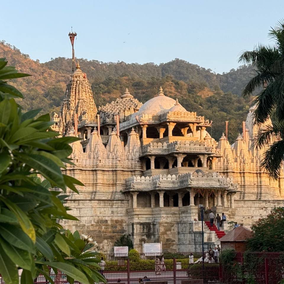 Индия — мегалитические пещерные храмы и Варанаси